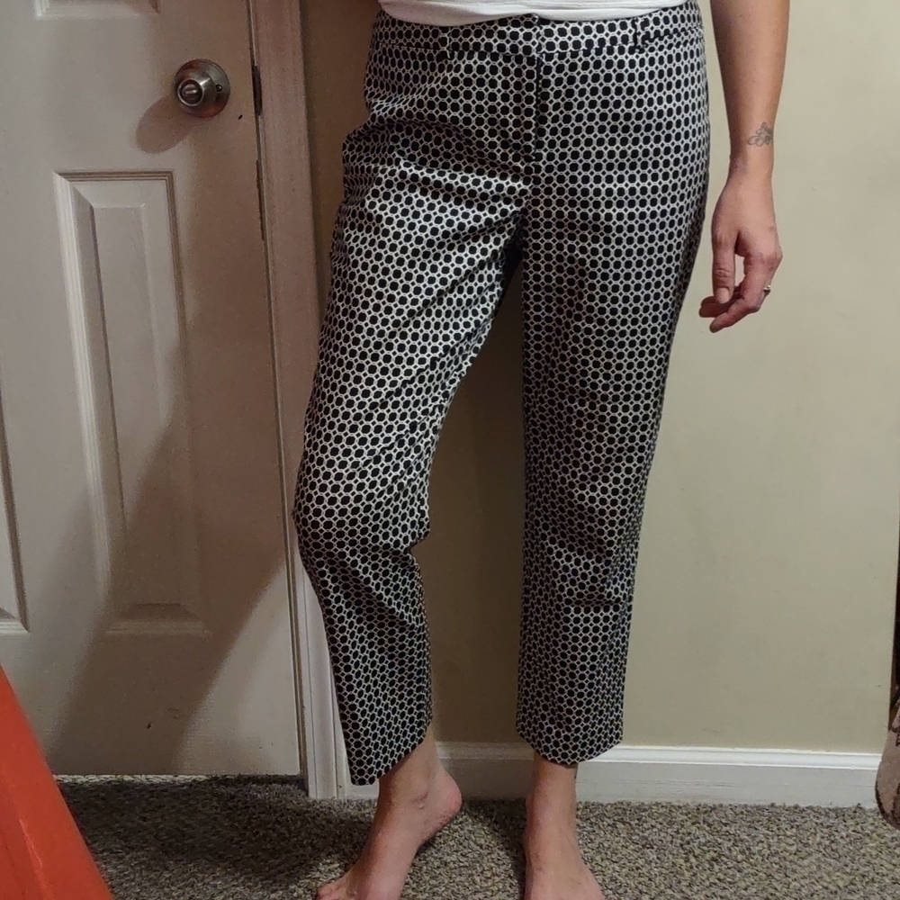 Madison Black and White Geometric Print Cropped Pants Size 10